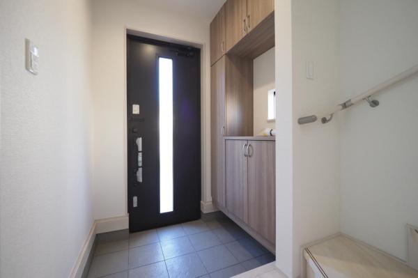 狭山市笹井３丁目　新築一戸建て 玄関