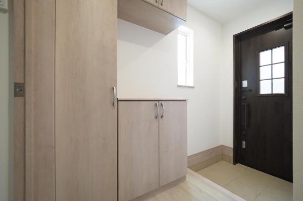 所沢市和ヶ原2丁目　新築一戸建て 玄関