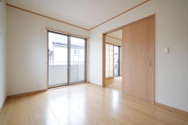 若葉駅徒歩10分|売主|鶴ヶ島市脚折|中古一戸建|住協   リビング以外の居室