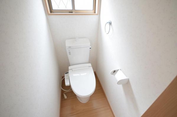 若葉駅徒歩10分|売主|鶴ヶ島市脚折|中古一戸建|住協   トイレ