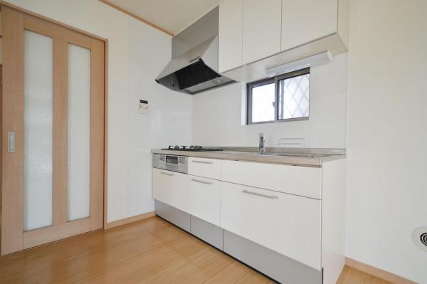 若葉駅徒歩10分|売主|鶴ヶ島市脚折|中古一戸建|住協   キッチン