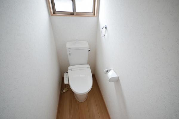 若葉駅徒歩10分|売主|鶴ヶ島市脚折|中古一戸建|住協   トイレ