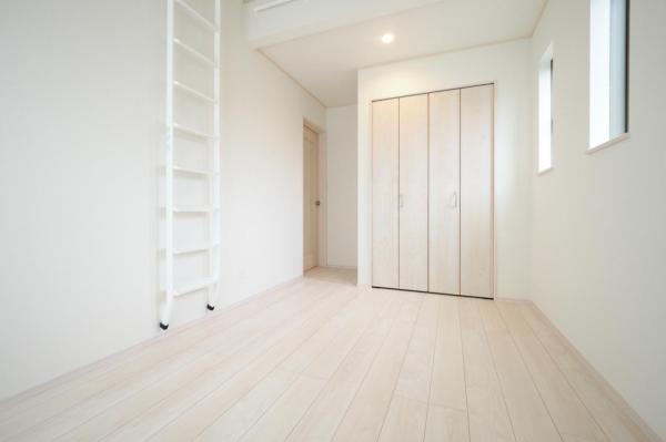 小平市美園町3丁目　新築一戸建て 収納