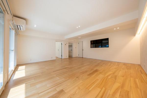 【見学予約受付中♪／南東向きLD18帖超！】ひばりヶ丘プラザ　6階 リビングダイニング