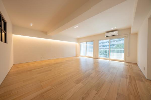 【見学予約受付中♪／南東向きLD18帖超！】ひばりヶ丘プラザ　6階 リビングダイニング