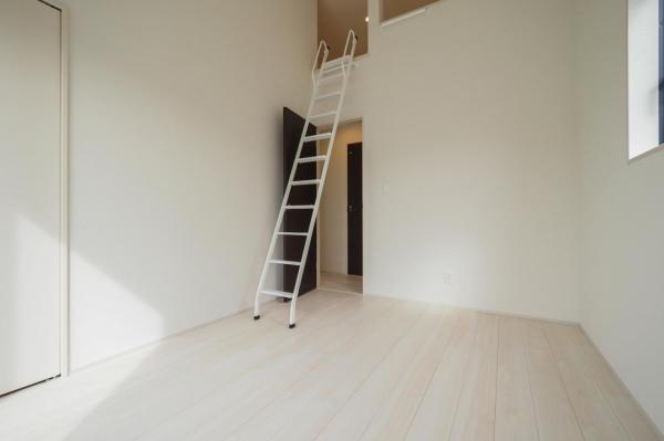 【建物完成済み！／現地見学できます♪】小平市仲町　新築一戸建て 洋室