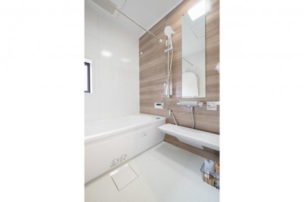 【建物完成済み！／現地見学できます♪】小平市仲町　新築一戸建て 浴室