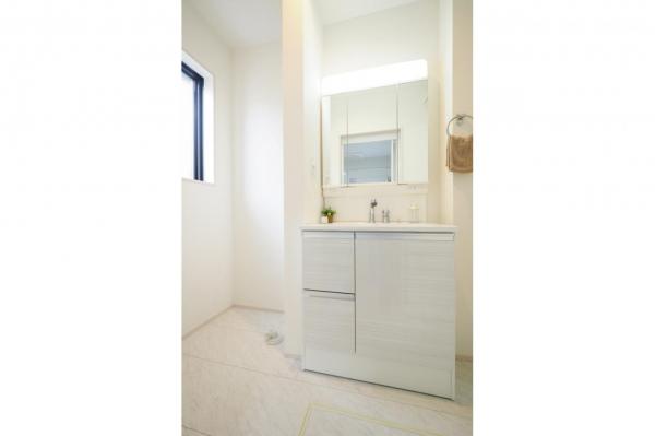 【建物完成済み！／現地見学できます♪】小平市仲町　新築一戸建て 洗面化粧台