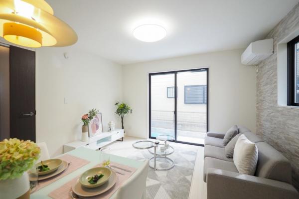 【建物完成済み！／現地見学できます♪】小平市仲町　新築一戸建て リビングダイニング