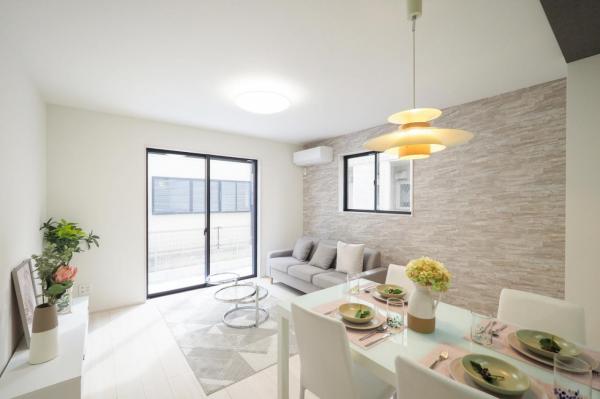 【建物完成済み！／現地見学できます♪】小平市仲町　新築一戸建て リビングダイニング