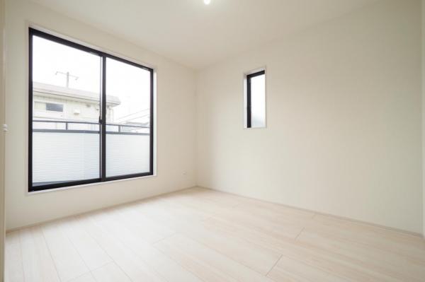 【建物完成済み！／現地見学できます♪】小平市仲町　新築一戸建て 寝室