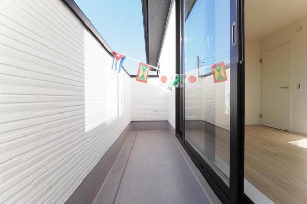 川越市むさし野　新築一戸建て バルコニー