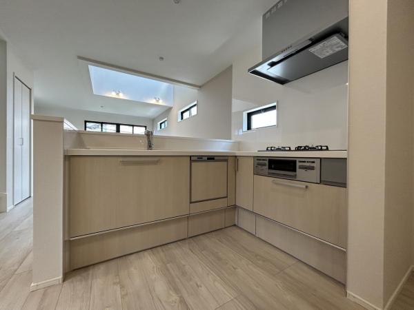 【武蔵浦和駅徒歩11分】さいたま市南区白幡2丁目　新築一戸建て 