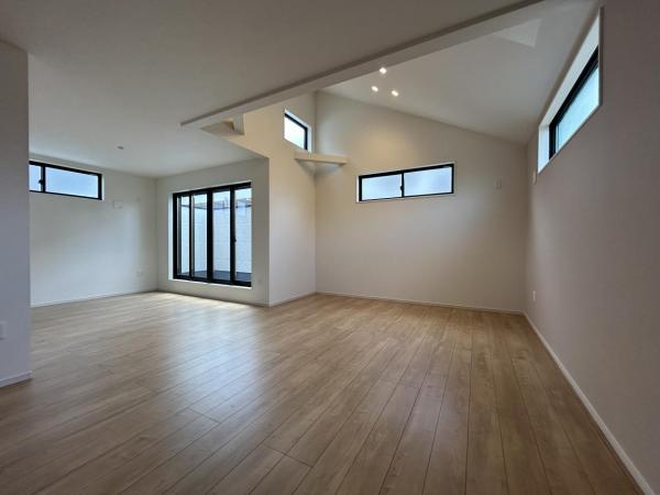 【武蔵浦和駅徒歩11分】さいたま市南区白幡2丁目　新築一戸建て 