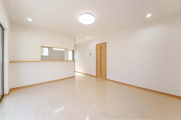 【大幅価格改定！／住協小手指支店の現地販売会開催中】所沢市上新井2丁目 中古一戸建て リビング