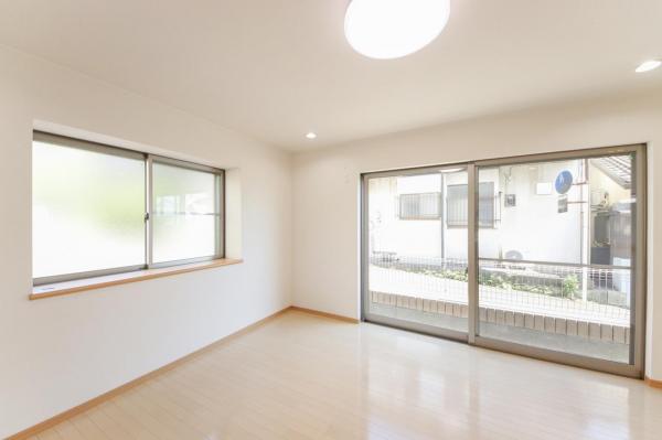 【大幅価格改定！／住協小手指支店の現地販売会開催中】所沢市上新井2丁目 中古一戸建て リビング