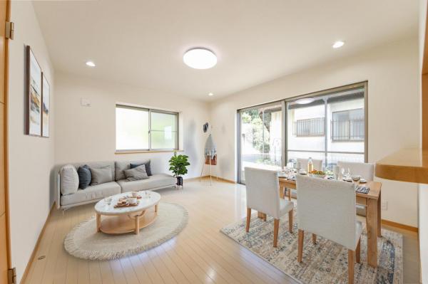 【大幅価格改定！／住協小手指支店の現地販売会開催中】所沢市上新井2丁目 中古一戸建て リビング