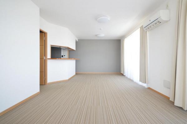 眺望良好｜レーベンハイムフォレチッタ・ガーデン｜角住戸 リビング