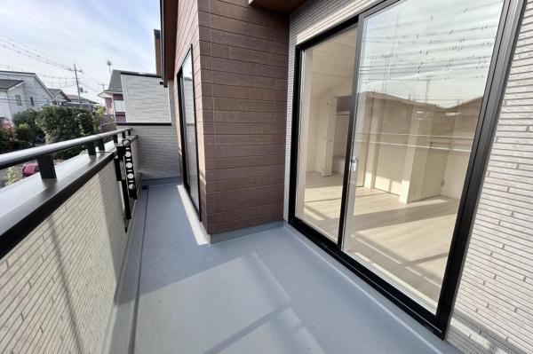 入間市久保稲荷1丁目　新築一戸建て　全3棟 バルコニー