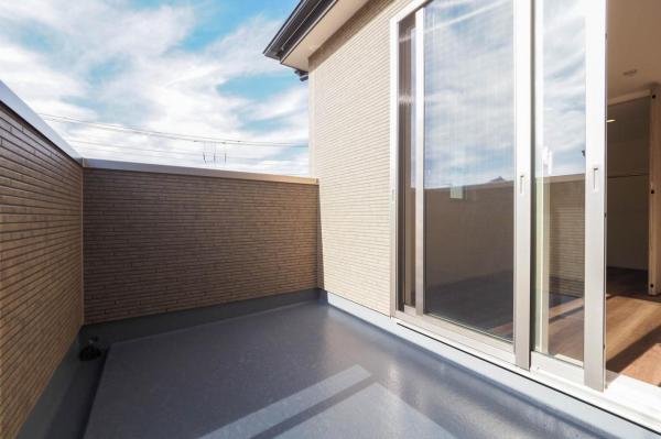 富士見市羽沢1丁目　新築一戸建て バルコニー