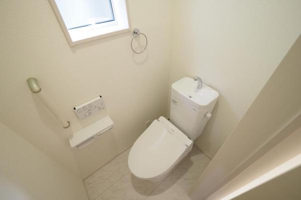 小平市学園西町2丁目　新築一戸建て トイレ