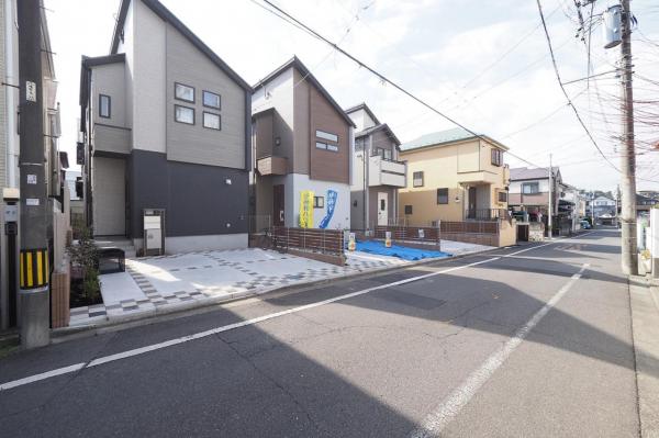小平市学園西町2丁目　新築一戸建て 前面道路含む現地写真