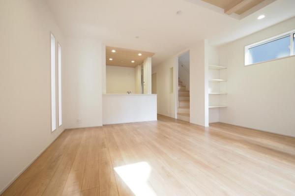 小平市学園西町2丁目　新築一戸建て リビングダイニング