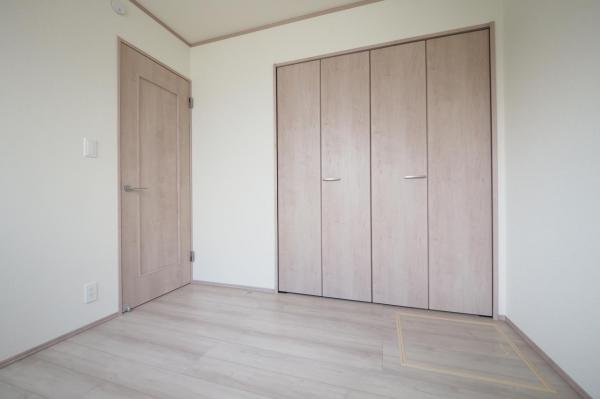 志木市本町3丁目　新築一戸建て 洋室