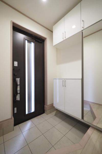 志木市本町3丁目　新築一戸建て 玄関