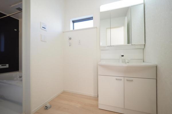 入間市鍵山２丁目　新築一戸建て 洗面化粧台