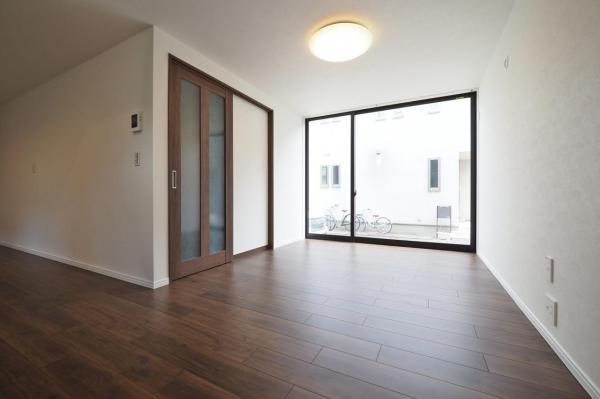 志木市本町2丁目　中古一戸建て リビング