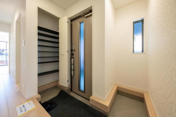 飯能市川寺　新築一戸建て 玄関
