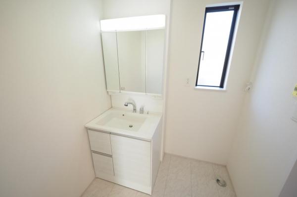 狭山市柏原　新築一戸建て　　 洗面化粧台