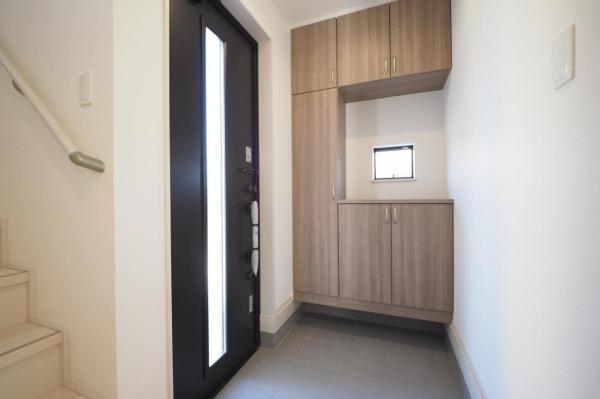 狭山市柏原　新築一戸建て　　 玄関