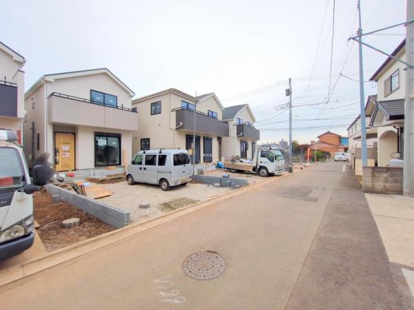 所沢市上新井2丁目　新築一戸建て 前面道路含む現地写真