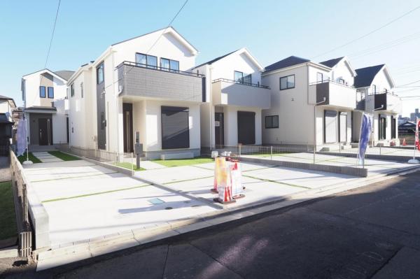 所沢市上新井2丁目　新築一戸建て 前面道路含む現地写真