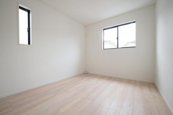 ～早春感謝！価格格変更物件～　新座市畑中2丁目　新築一戸建て 