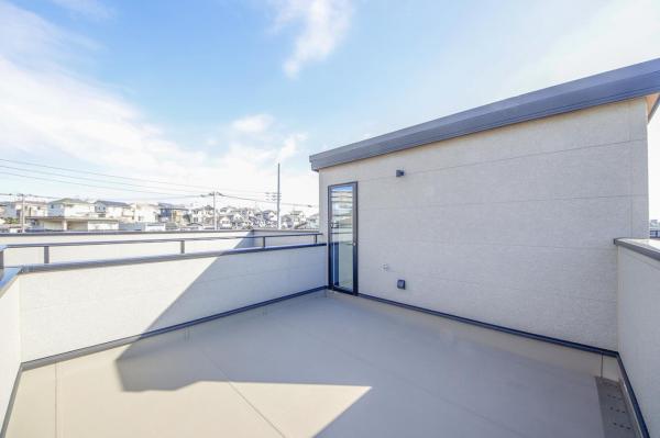 所沢市山口　新築一戸建て バルコニー