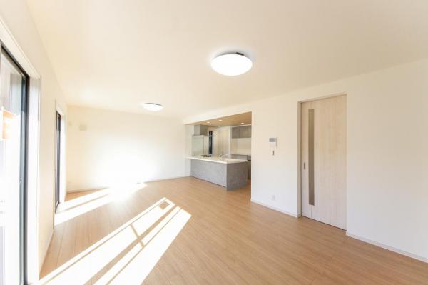 所沢市山口　新築一戸建て リビングダイニング