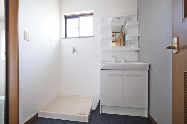 狭山市広瀬台3丁目　中古一戸建て 洗面化粧台