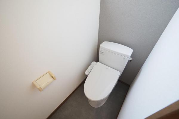 狭山市広瀬台3丁目　中古一戸建て トイレ