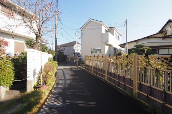所沢市山口　新築一戸建て 前面道路含む現地写真