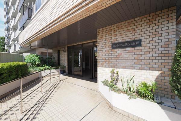 コンドミニアム坂戸　3階 エントランス（外）