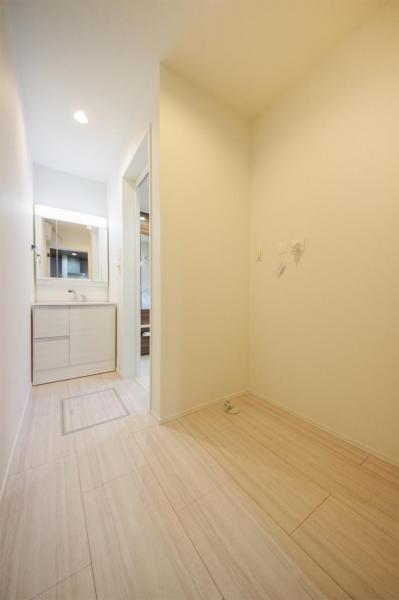 ～早春感謝！価格変更物件～　富士見市羽沢3丁目　新築一戸建て ランドリースペース