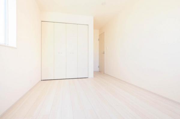 所沢市下安松　新築一戸建て 前面道路含む現地写真