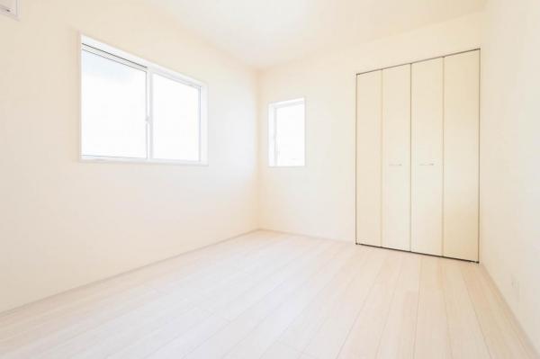 所沢市下安松　新築一戸建て 前面道路含む現地写真