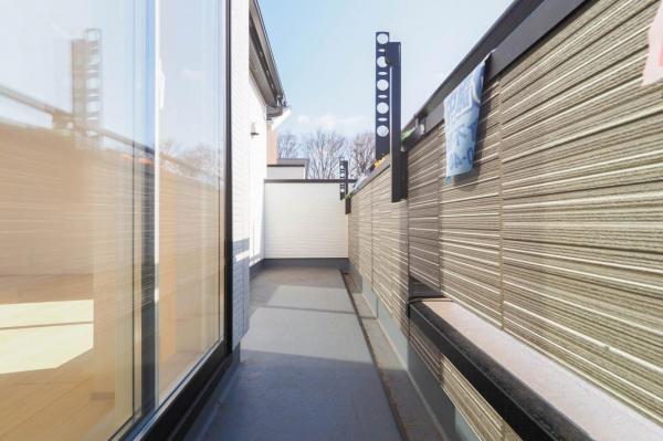 所沢市下安松　新築一戸建て 前面道路含む現地写真