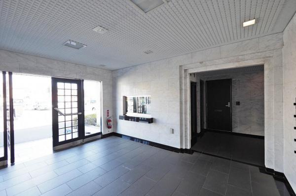 コスモ志木ホワイトコート　4階 エントランスホール