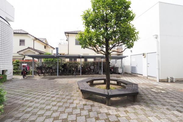 コスモ志木ホワイトコート　4階 駐輪場