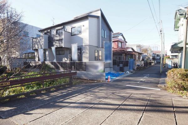 東村山市恩多町3丁目　新築一戸建て 前面道路含む現地写真